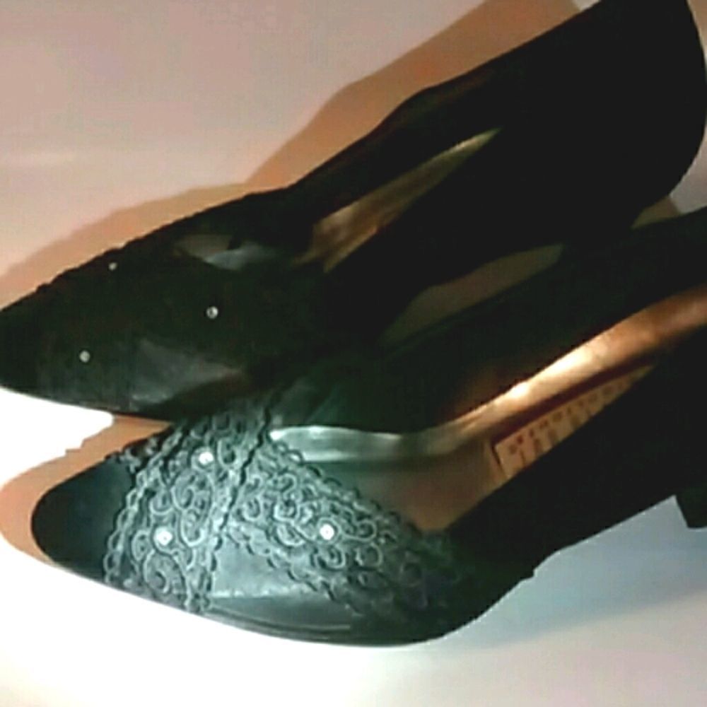 Heels by Steppin' Out